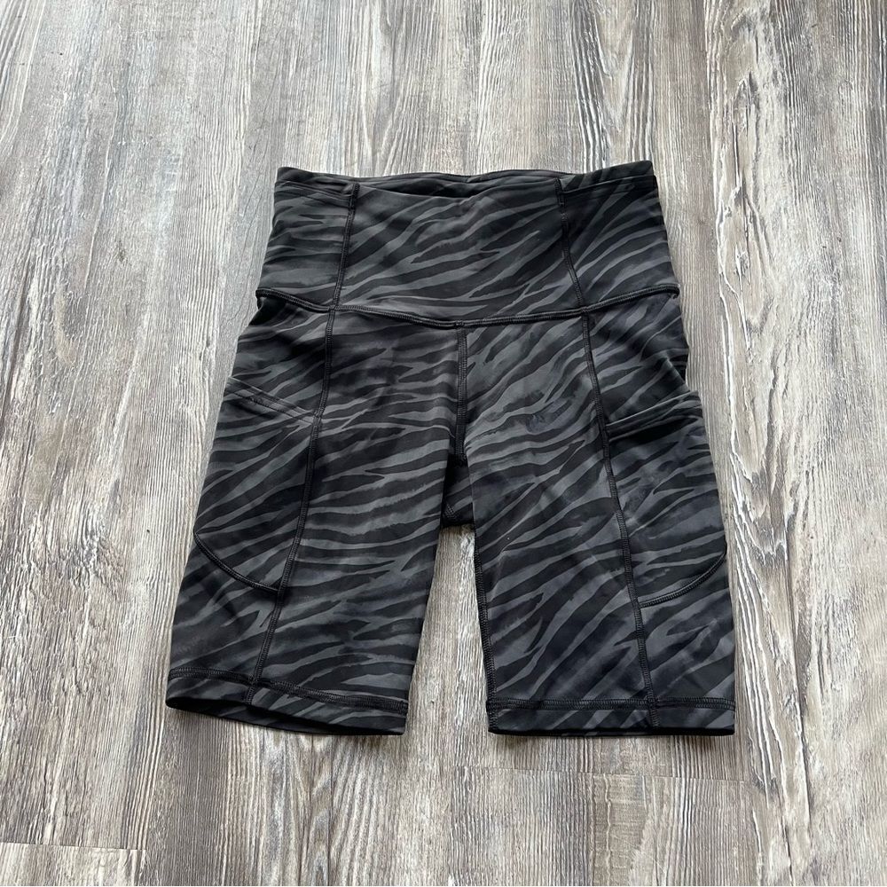 Lululemon Fast and Free Short 8" - Picture 5 of 13